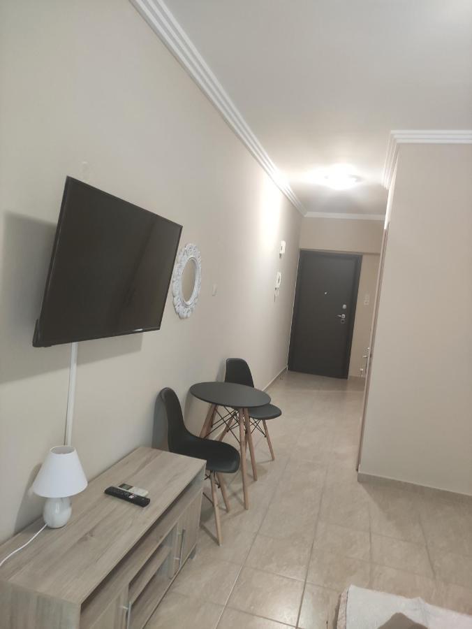G M 3 Rooms Kentpo In The Heart Of The City Larissa Exterior photo